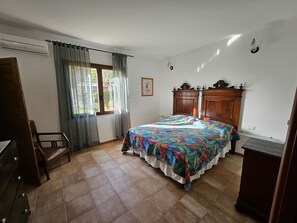 4 bedrooms, iron/ironing board, free WiFi