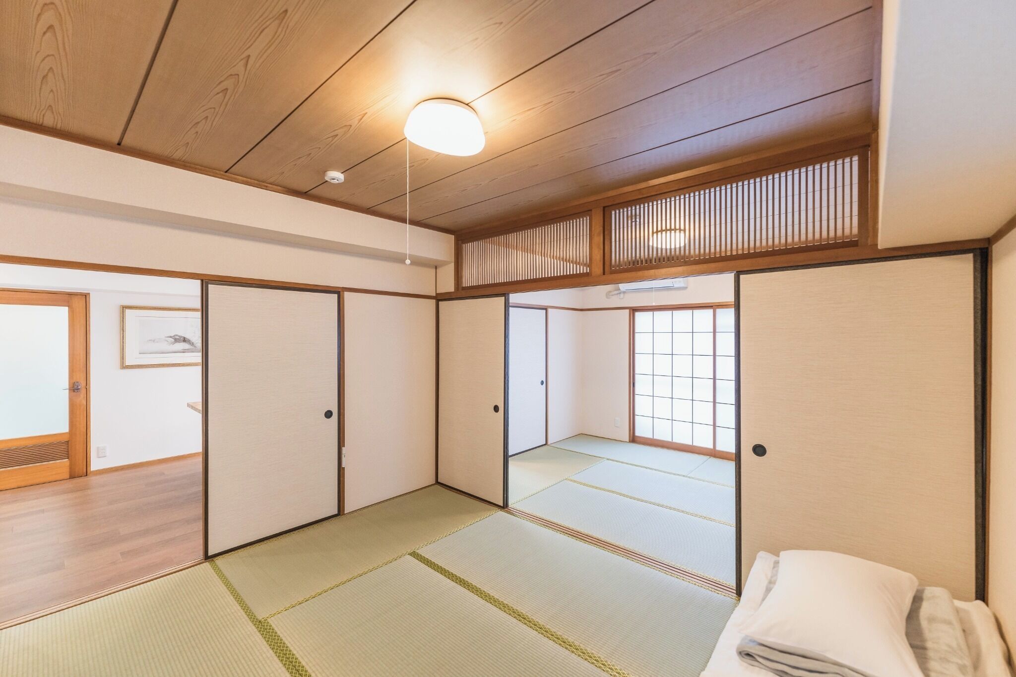 5 bedrooms, desk, free WiFi, bed sheets