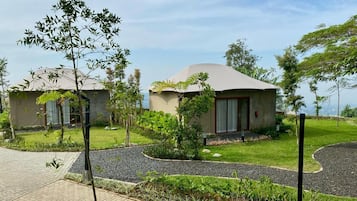 Family Room | Garden view