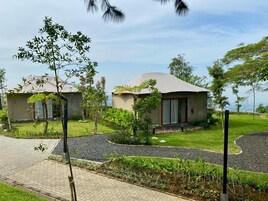 Family Room | Garden view