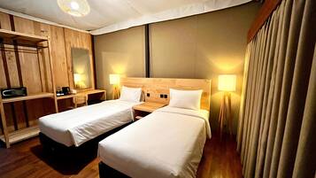 Superior Twin Room | Desk, free WiFi