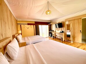 Family Room | Desk, free WiFi - Tebing View Glamping, Azana Hotel Collection (Parongpong)