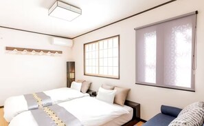 2 bedrooms, desk, free WiFi, bed sheets - Yadoya Ryusenjicho Asakusa area A luxurious hou / Taito-ku Tokyo (Taito-ku)
