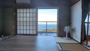 8 slaapkamers, een bureau, gratis wifi, beddengoed