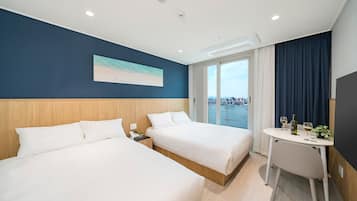 Oceanlake View Superior Family Twin | Hypo-allergenic bedding available, blackout drapes, soundproofing