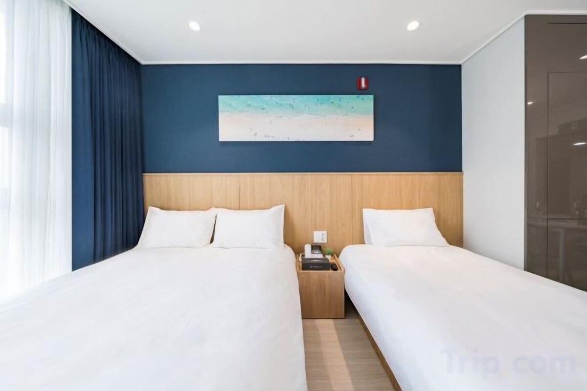 Allergikerbettwaren, Verdunkelungsvorhänge, schallisolierte Zimmer
