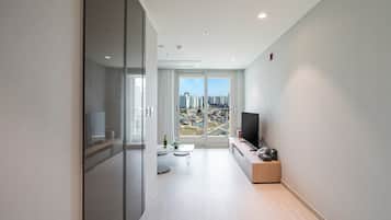 1 bedroom, hypo-allergenic bedding, blackout drapes, free WiFi