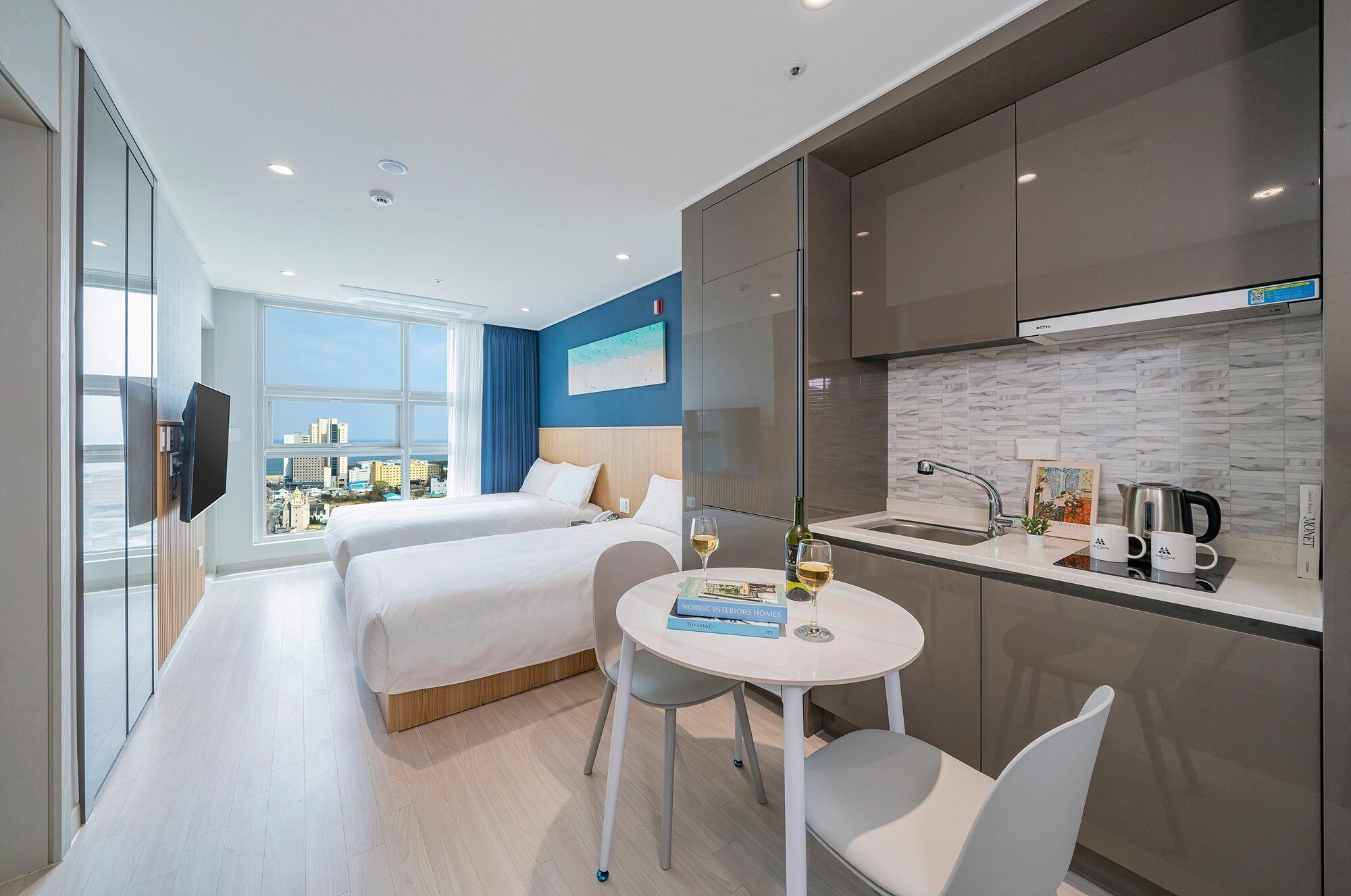 Hypo-allergenic bedding, blackout curtains, soundproofing, free WiFi