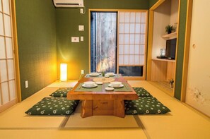 Dining - Yadoya Karasumain Mirable Zero installed  Chro / Taito-ku Tokyo (Taito-ku)