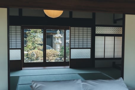 6 bedrooms, iron/ironing board, free WiFi, bed sheets. Teshimas Ocean View Retreat Yutaka / Shozugun Kagawa