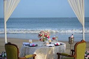 Outdoor dining - The Fort House, Diu- IHCL SeleQtions (Diu)