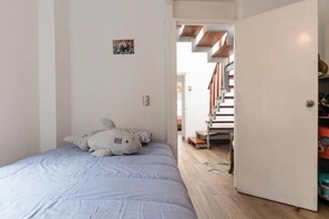 4 chambres, fer et planche à repasser, Wi-Fi, draps fournis