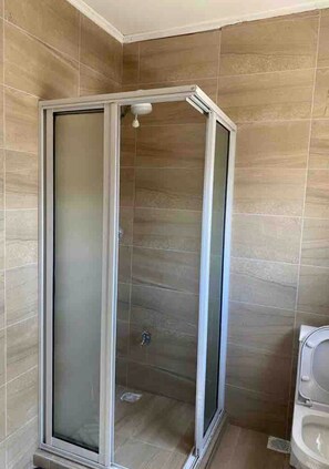 Deluxe Apartment, Balcony, Garden View | Bathroom - Lux Suites Summer Homes Naivasha (Naivasha)