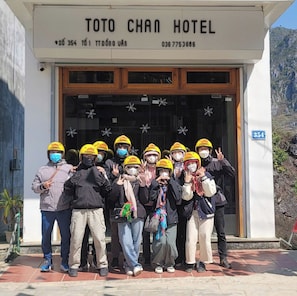 Front of property - ToTo Chan Hotel (Dong Van)