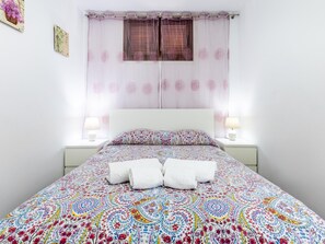 1 bedroom, iron/ironing board, internet, bed sheets