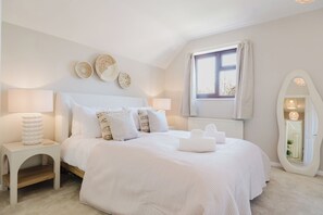 4 bedrooms, iron/ironing board, free WiFi