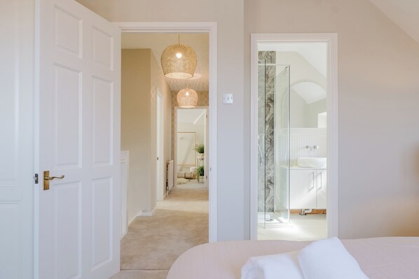 4 chambres, fer et planche à repasser, Wi-Fi gratuit