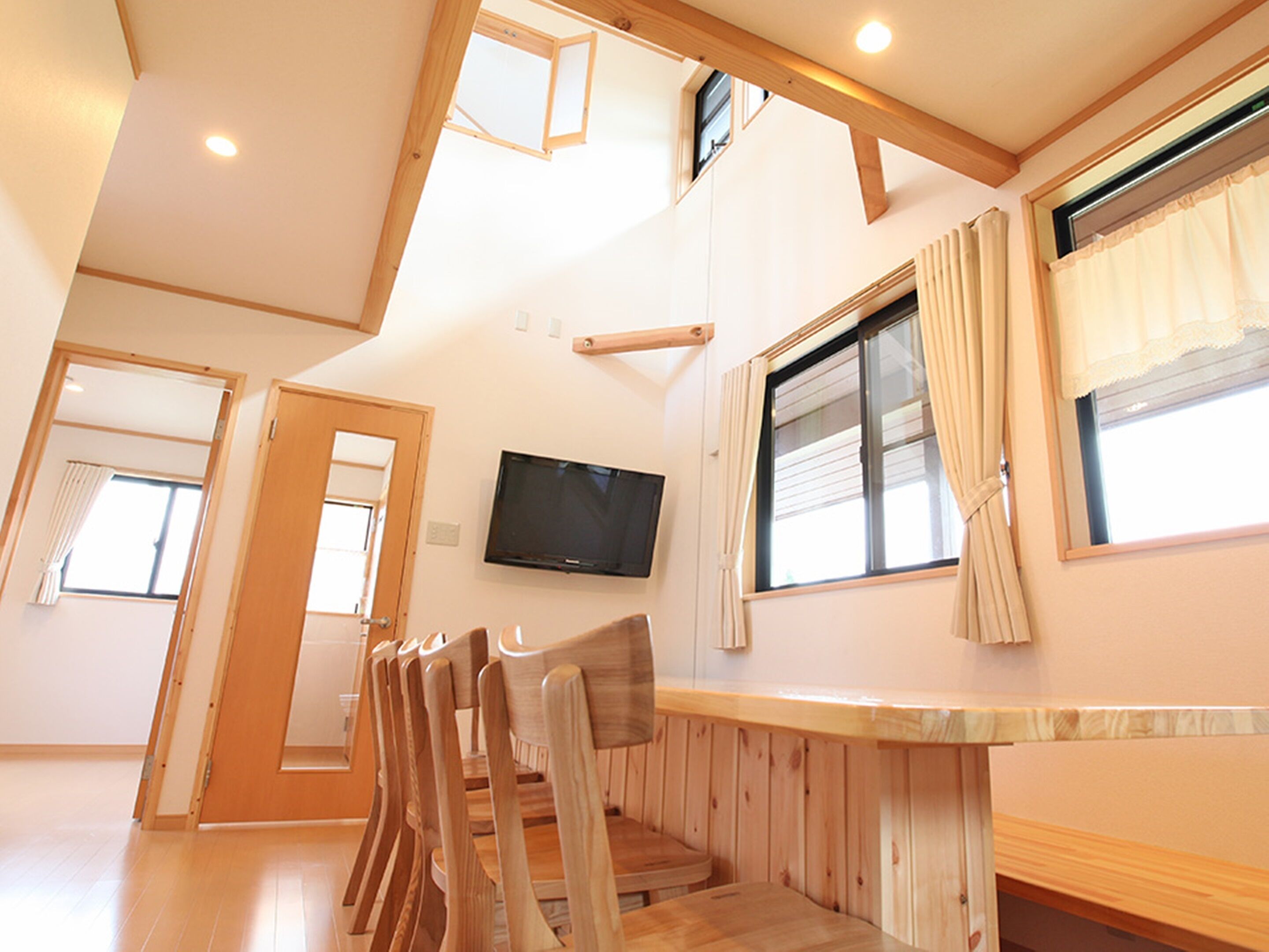 書桌、免費 Wi-Fi、床單、方便輪椅出入