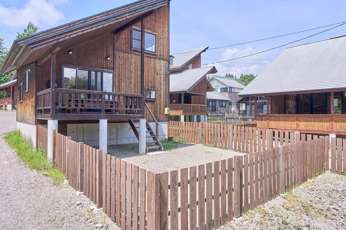 Casa de estilo japonés, 3 habitaciones, se aceptan mascotas | Escritorio, wifi gratis, ropa de cama y acceso para silla de ruedas