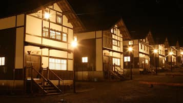 Escritorio, wifi gratis, ropa de cama y acceso para silla de ruedas