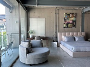 7 室のベッドルーム、セーフティボックス (室内)、WiFi (無料)、ベッドシーツ