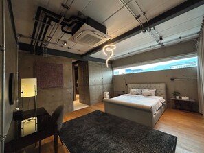 7 bedrooms, in-room safe, free WiFi, bed sheets - Cozy loft-style rooms, private baths, free Wi-Fi, A/C, and shared spaces. (Siri Mangkalajarn Rd Lane 7)