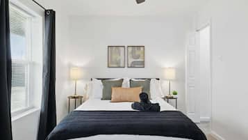 2 bedrooms, desk, iron/ironing board, WiFi