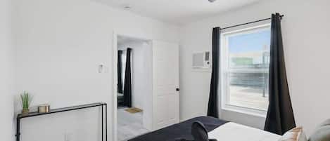 2 bedrooms, desk, iron/ironing board, WiFi