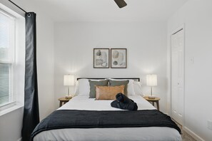 2 habitaciones, escritorio, tabla de planchar con plancha y wifi 