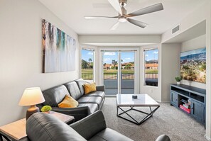 Smart TV - Par-Fect Views | Red Mountain Golf Course, Heated Pool , Incredible Red Mountain Views (Mesa)