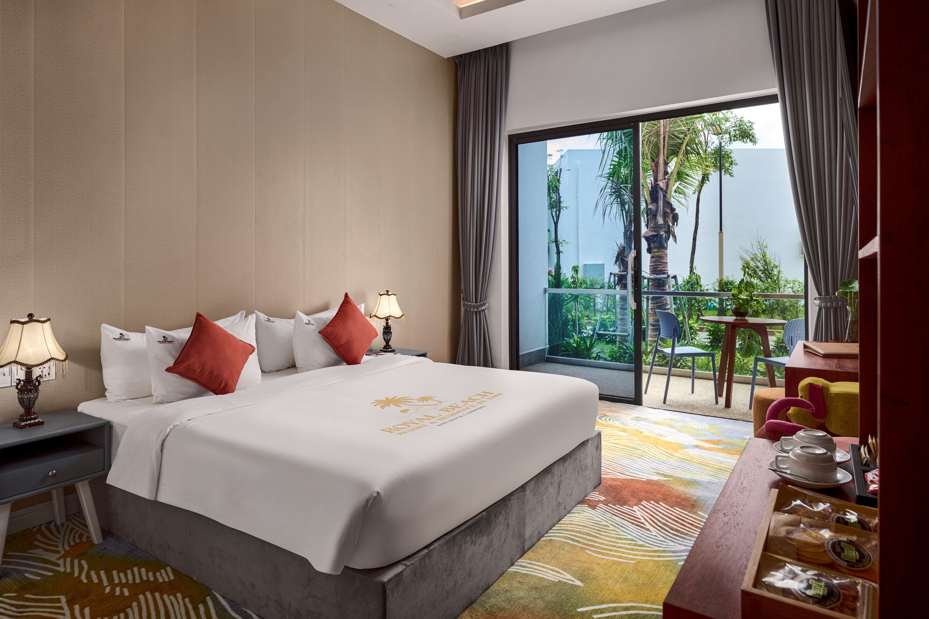Premium bedding, minibar, in-room safe, desk