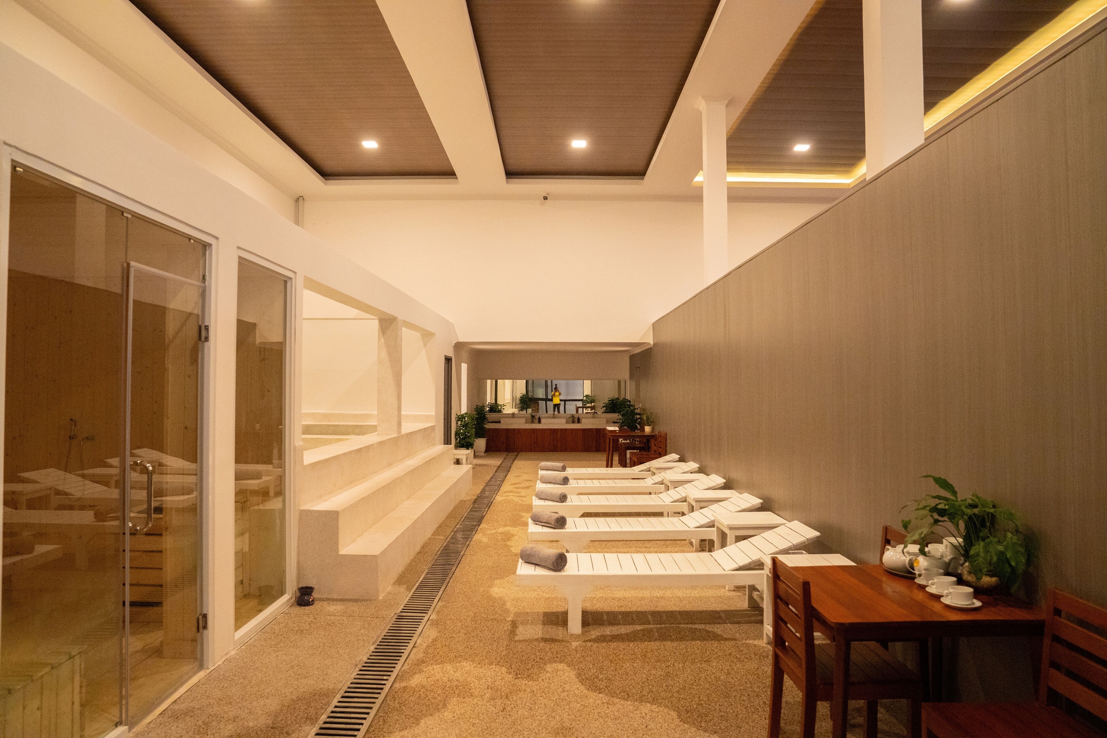 Phòng tắm hơi, phòng xông hơi, liệu pháp hương thơm, massage mô sâu 