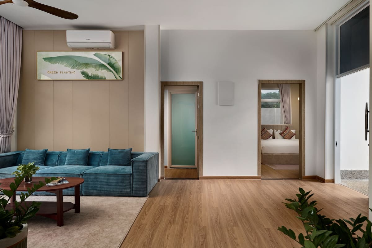 1 bedroom, premium bedding, minibar, in-room safe