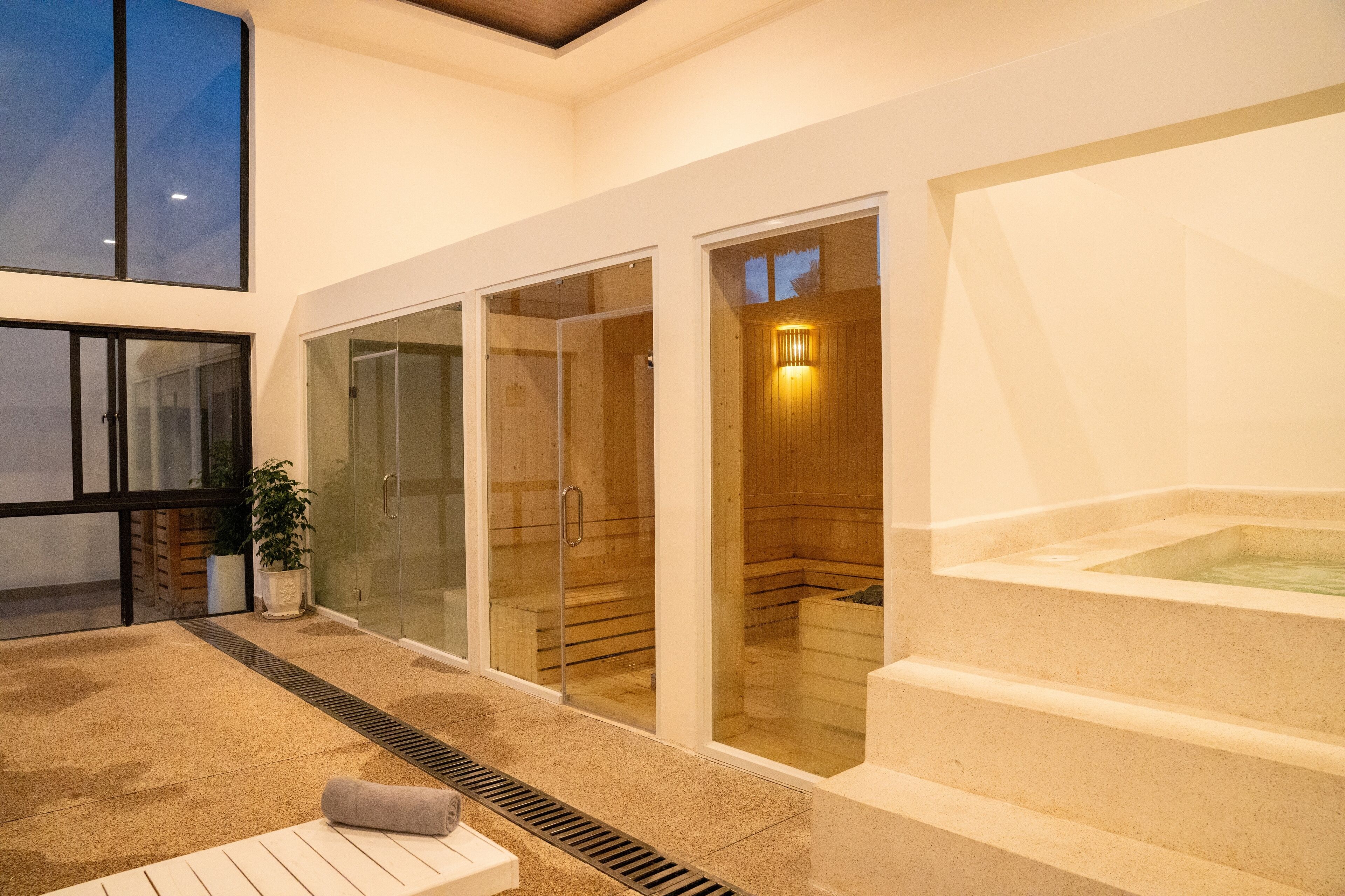 Sauna, steam room, aromatherapy, deep-tissue massages, body scrubs