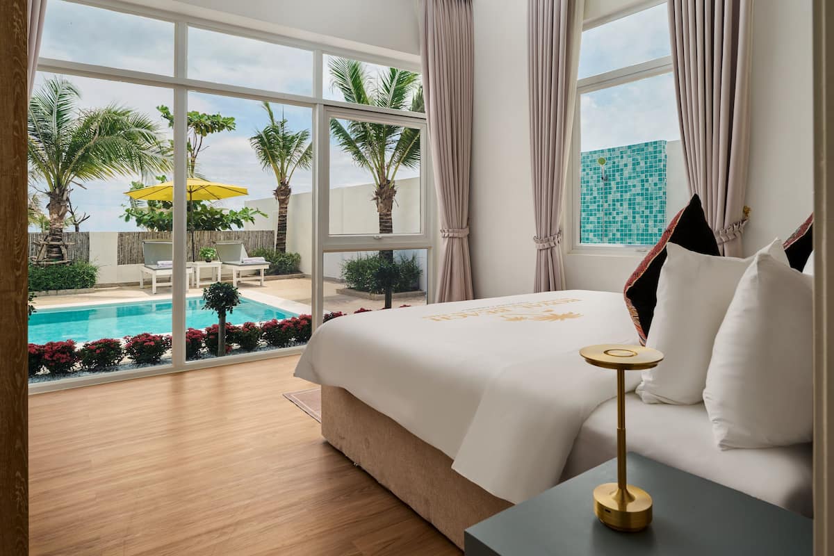 Presidential Suite - Jasmine Private 3 Bedrooms Villa Sea View | 1 phòng ngủ, bộ đồ giường cao cấp, minibar, két bảo mật tại phòng