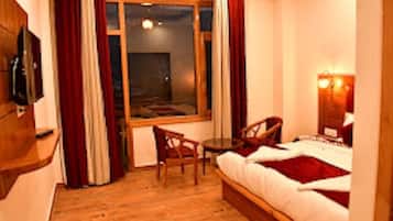 Family Double or Twin Room, Multiple Beds, Housekeeping, Mountain View | Free WiFi