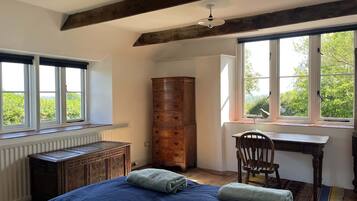 5 chambres, bureau, fer et planche à repasser, Wi-Fi