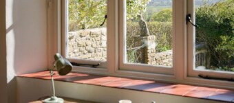 Beautiful Cottage with Expansive Countryside Views