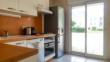 Réfrigérateur, micro-ondes, four, lave-vaisselle