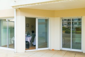 Outdoor dining - Flat facing the village Vendée Globe Les Sables 6 pers (Les Sables-d´Olonne)