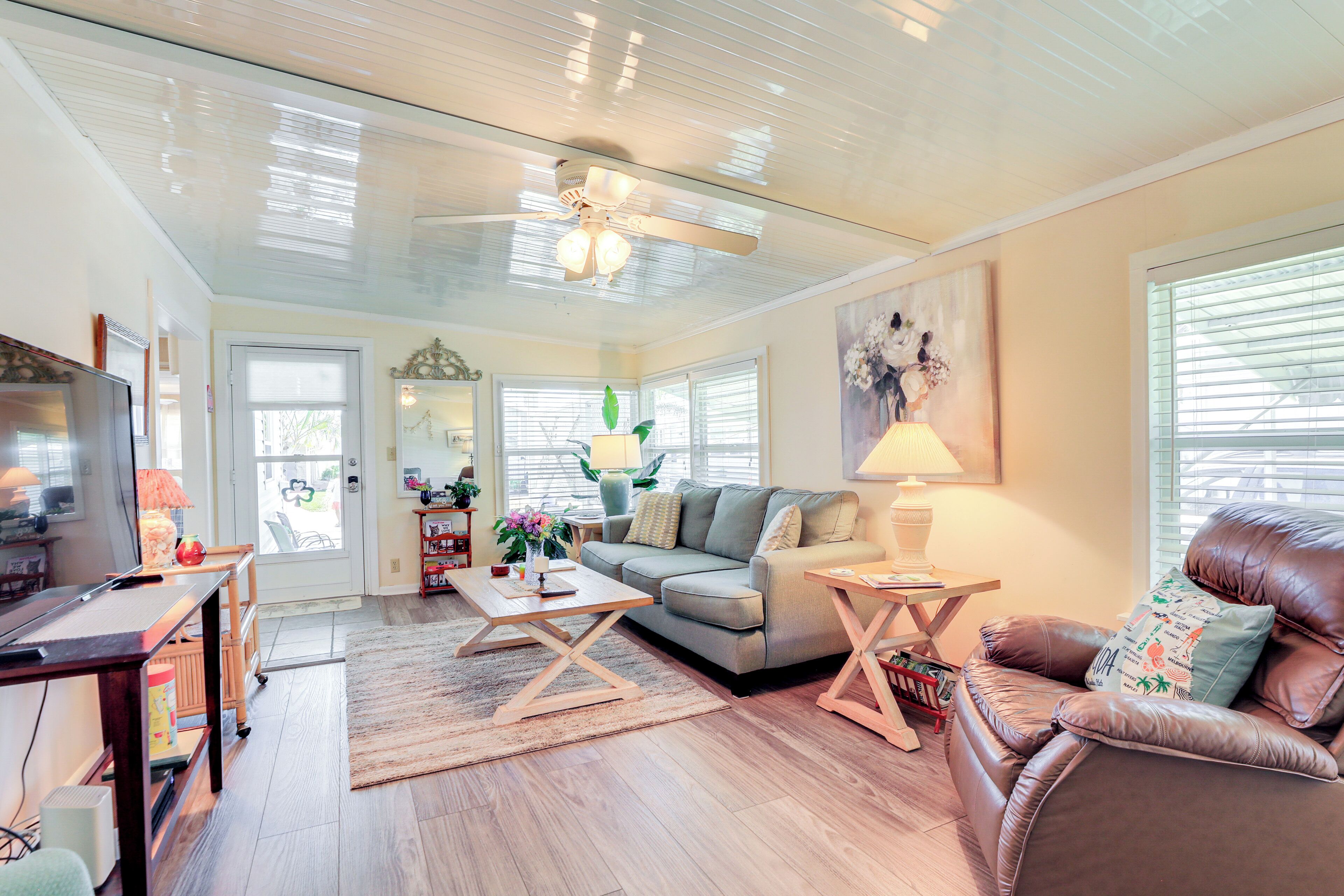 2 Mi To Venice Beach: Home W/ Pool Access - Venice, FL