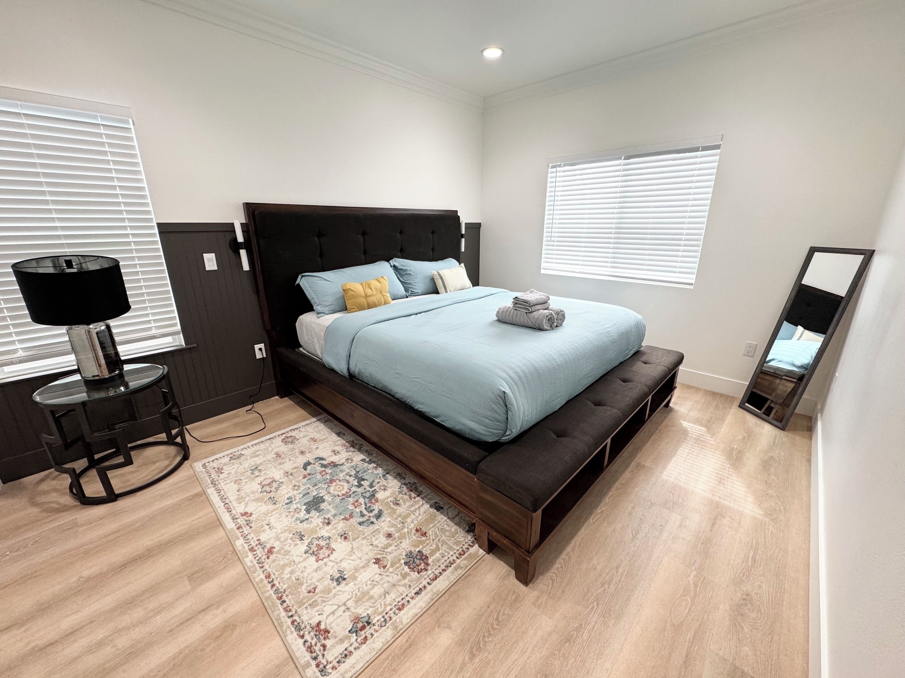 2 bedrooms, iron/ironing board, WiFi, bed sheets