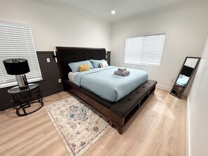 2 bedrooms, iron/ironing board, WiFi, bed sheets