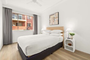 2 Schlafzimmer, Schreibtisch, Bügeleisen/Bügelbrett, WLAN