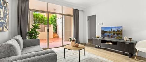 Televisión, oficina