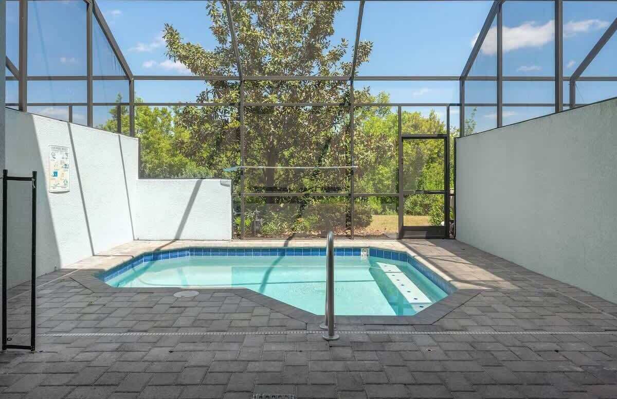 Innenpool, beheizter Pool