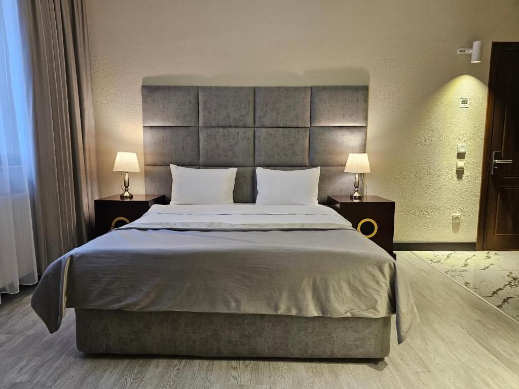 Standard Double Room, Sea View | Premium bedding, minibar, in-room safe, soundproofing