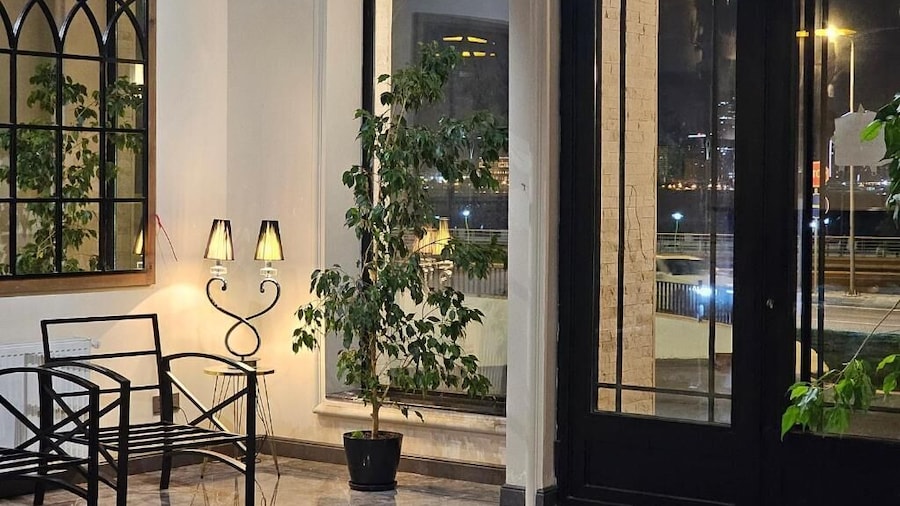 Crown Suites