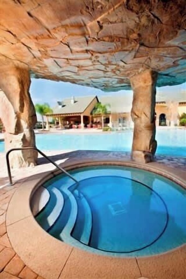 Opvarmet pool