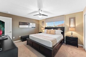 4 Schlafzimmer, Bügeleisen/Bügelbrett, Reisekinderbett, WLAN